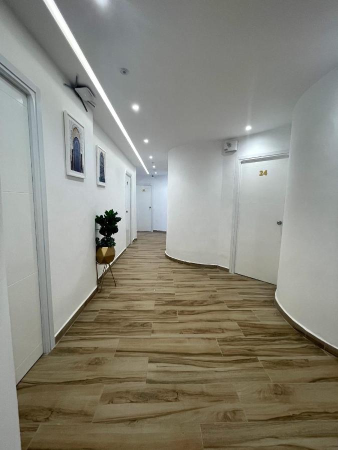 Hostal Mh Borj Martil Bagian luar foto