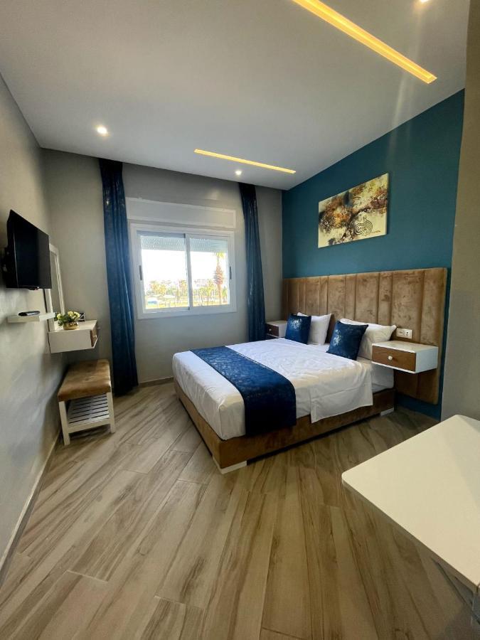 Hostal Mh Borj Martil Bagian luar foto