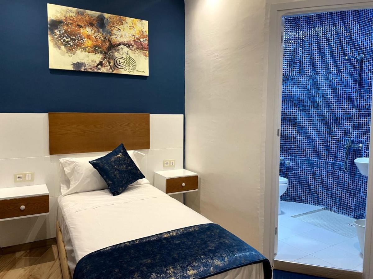 Hostal Mh Borj Martil Bagian luar foto
