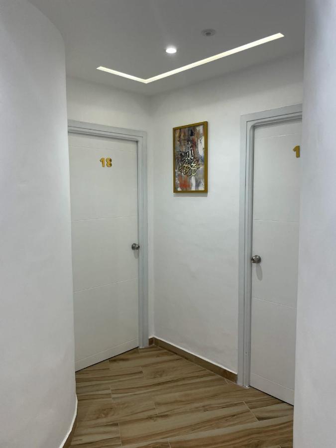 Hostal Mh Borj Martil Bagian luar foto